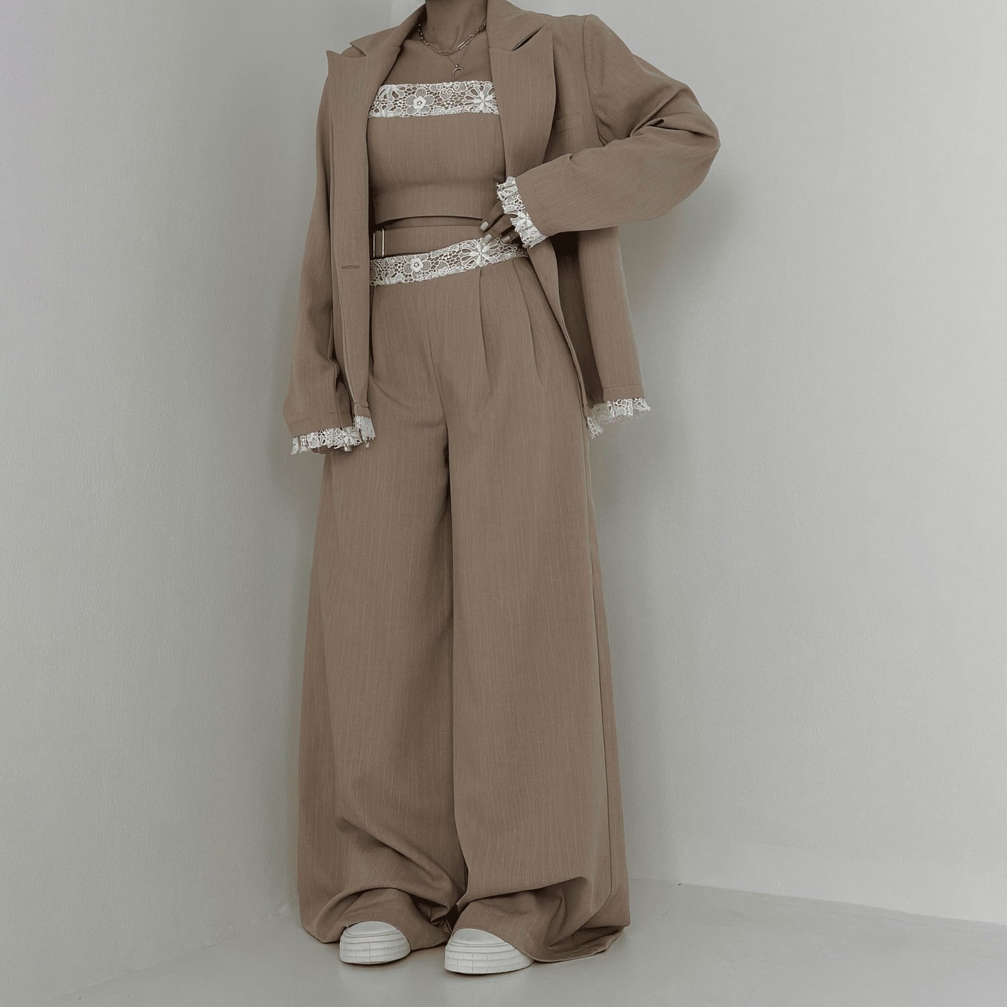 Dames Ensemble élégant à deux pièces avec accents en dentelle Chic und Stil