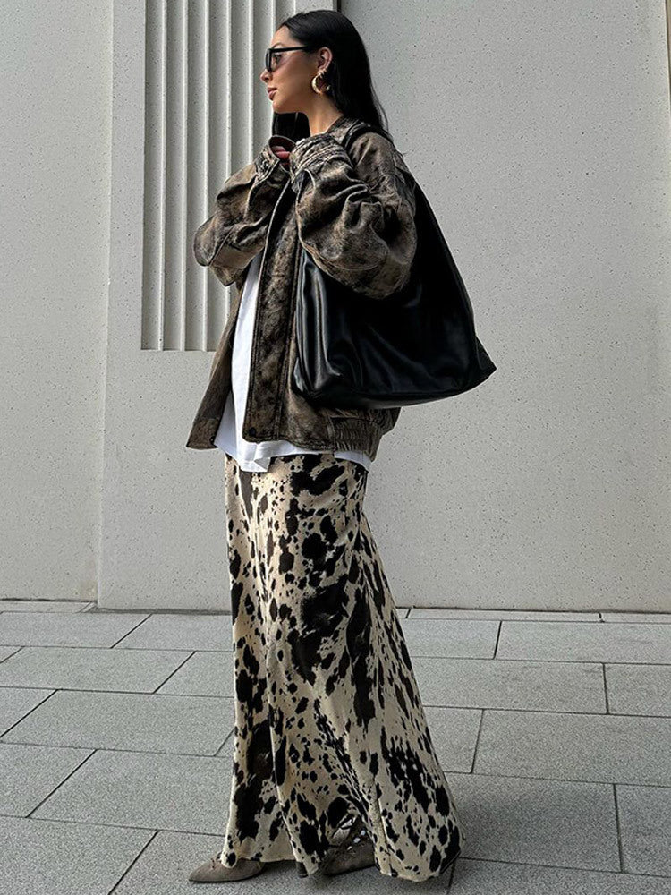 A-line skirt for women with a stylish animal print Chic und Stil