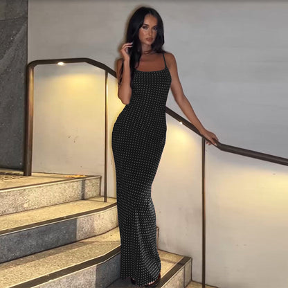 Robe maxi élégante et cintrée pour dames avec des bretelles spaghetti Chic und Stil