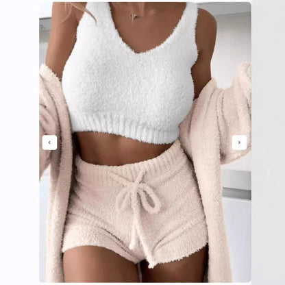 Femmes ensemble lounge douillet avec crop top et shorts Chic und Stil