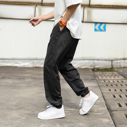 Casual cargo pants for men with elastic waist and practical side pockets Chic and Style