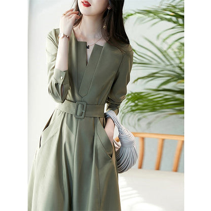 Robe midi ceinturée élégante pour femmes Chic und Stil