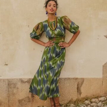 Robe maxi pour dames avec élégante fronce et manches bouffantes modernes Chic und Stil