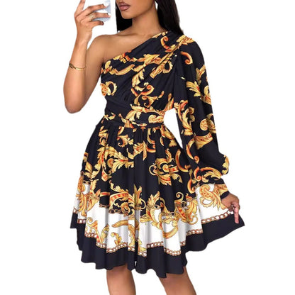 Robe mini asymétrique à fleurs Chic und Stil pour femmes