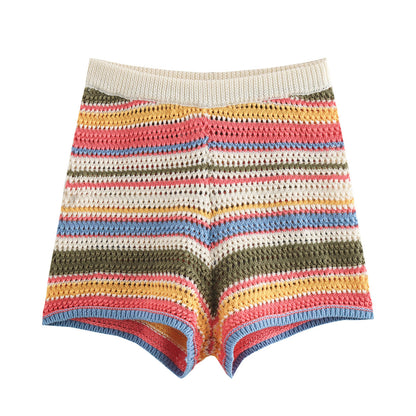 Shorts en tricot aérées pour femmes avec motif rayé coloré Chic und Stil