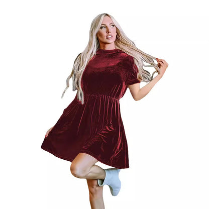 Robe en velours à manches courtes pour femmes avec une coupe cintrée et une jupe en A Chic und Stil