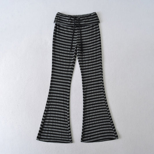 High-waisted flared pants for women with striped design Chic und Stil