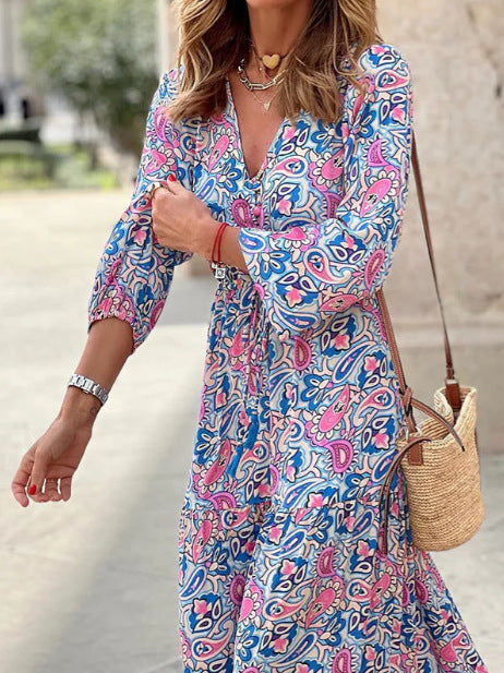 Robe maxi pour femmes avec des motifs floraux et une ceinture taille tendance Chic und Stil