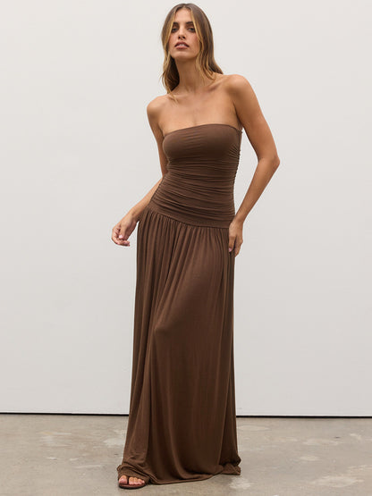 Robe maxi femme avec un haut froncé raffiné et une jupe fluide Chic und Stil