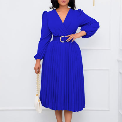 Robe portefeuille pour femmes avec des plis élégants et une ceinture cintrée Chic und Stil