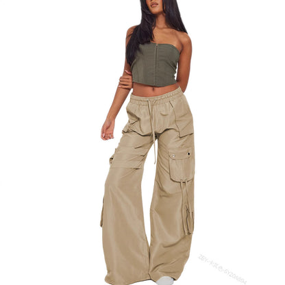 Wide cargo pants for women with elastic waistband and practical pockets Chic and Style