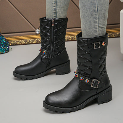 Bottes mode pour dames avec des détails décoratifs en bijou et un profil robuste Chic und Stil