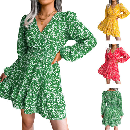 Robe floral romantique pour femme avec décolleté en V et détails en volants Chic und Stil