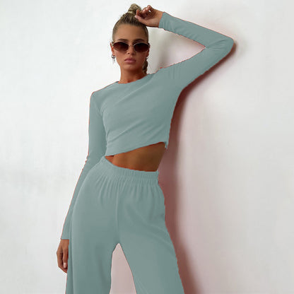Chic and Style women's cropped set with long sleeves and elastic pants