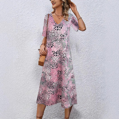Robe midi fluide pour femmes avec des motifs abstraits accrocheurs Chic und Stil