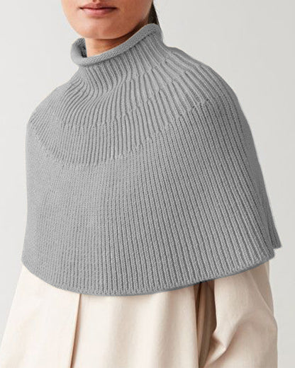 Cape en tricot pour dames avec col montant et fine structure en rib Chic und Stil