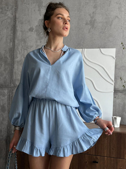Ensemble de blouse et shorts pour femmes à détails volantés et coupe décontractée Chic und Stil