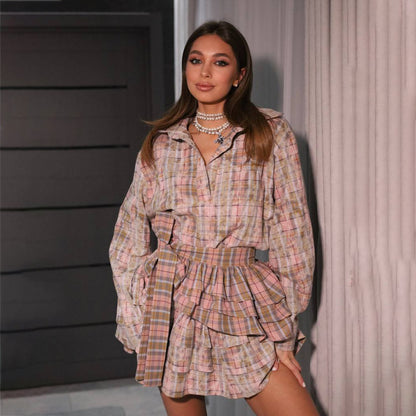 Dames blouse à volants avec motif à carreaux et ourlet large Chic und Stil