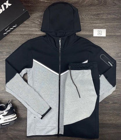 Sporty hoodie set for men with breathable properties and modern contrast details Chic and Style