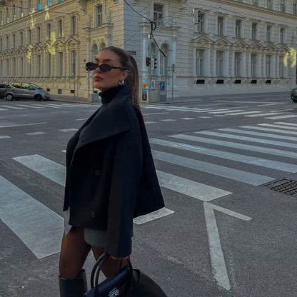 Ladies fashionable transitional coat with elegant double-breasted style Chic and Style