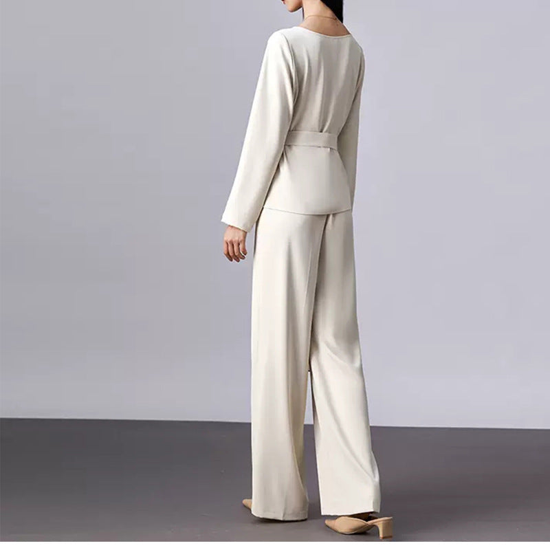 Combinaison élégante pour femmes avec ceinture Chic und Stil