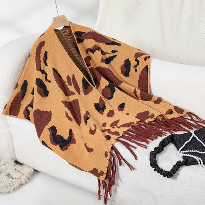 Women's soft scarf with fringe design Chic and Style