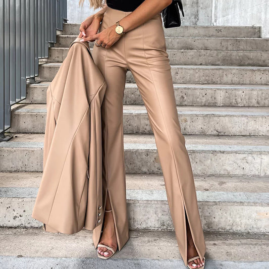 Costume élégant pour femmes avec jambes larges et détail de bouton extravagant Chic und Stil