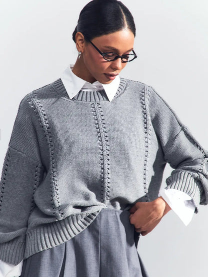 Pull en tricot surdimensionné pour femmes avec une structure aérienne et des détails particuliers Chic und Stil