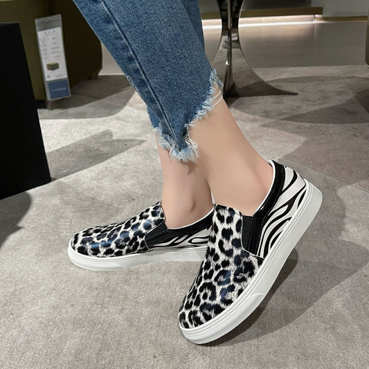 Baskets à enfiler pour femmes avec motif léopard Chic und Stil