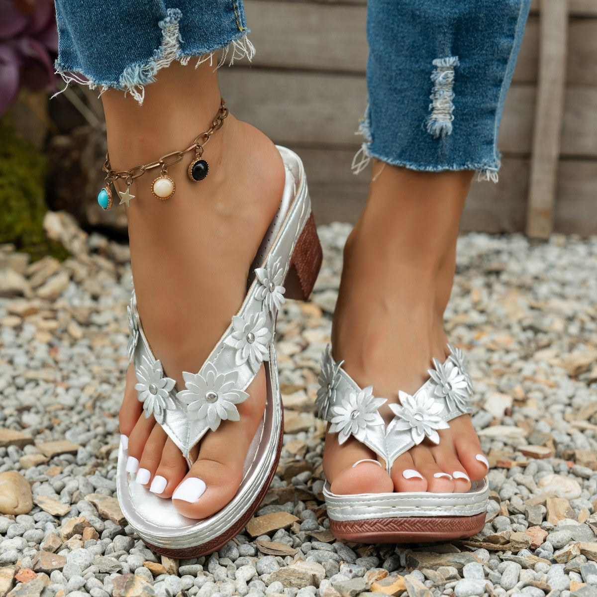 Sandales en tongs décoratives pour femmes Chic und Stil