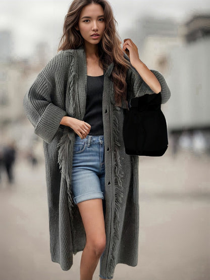 Dames gros cardigan en tricot avec des détails frangés et une coupe ouverte Chic und Stil