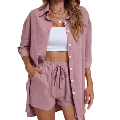 Casual set for women with cool shorts and a long blouse with pockets Chic und Stil