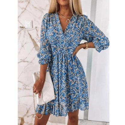Robe mini à fleurs à décolleté en V pour femmes avec taille froncée Chic und Stil