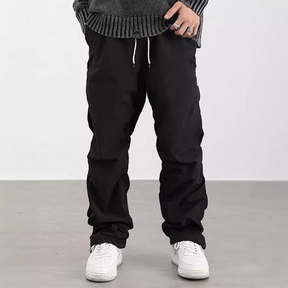 Casual cargo pants for men with elastic waist and practical pockets Chic and Style