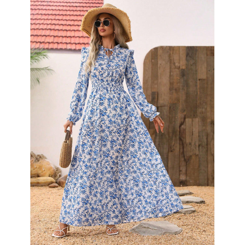 Robe maxi femme avec une coupe flatteuse et des détails floraux Chic und Stil