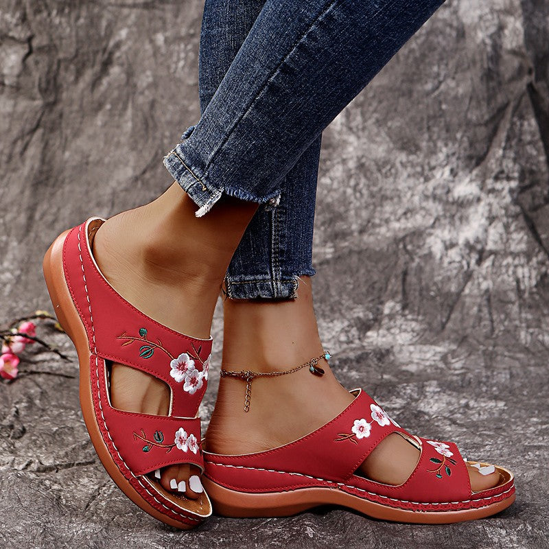Chaussons confortables pour femmes avec design floral brodé et Semelle anatomique Chic und Stil