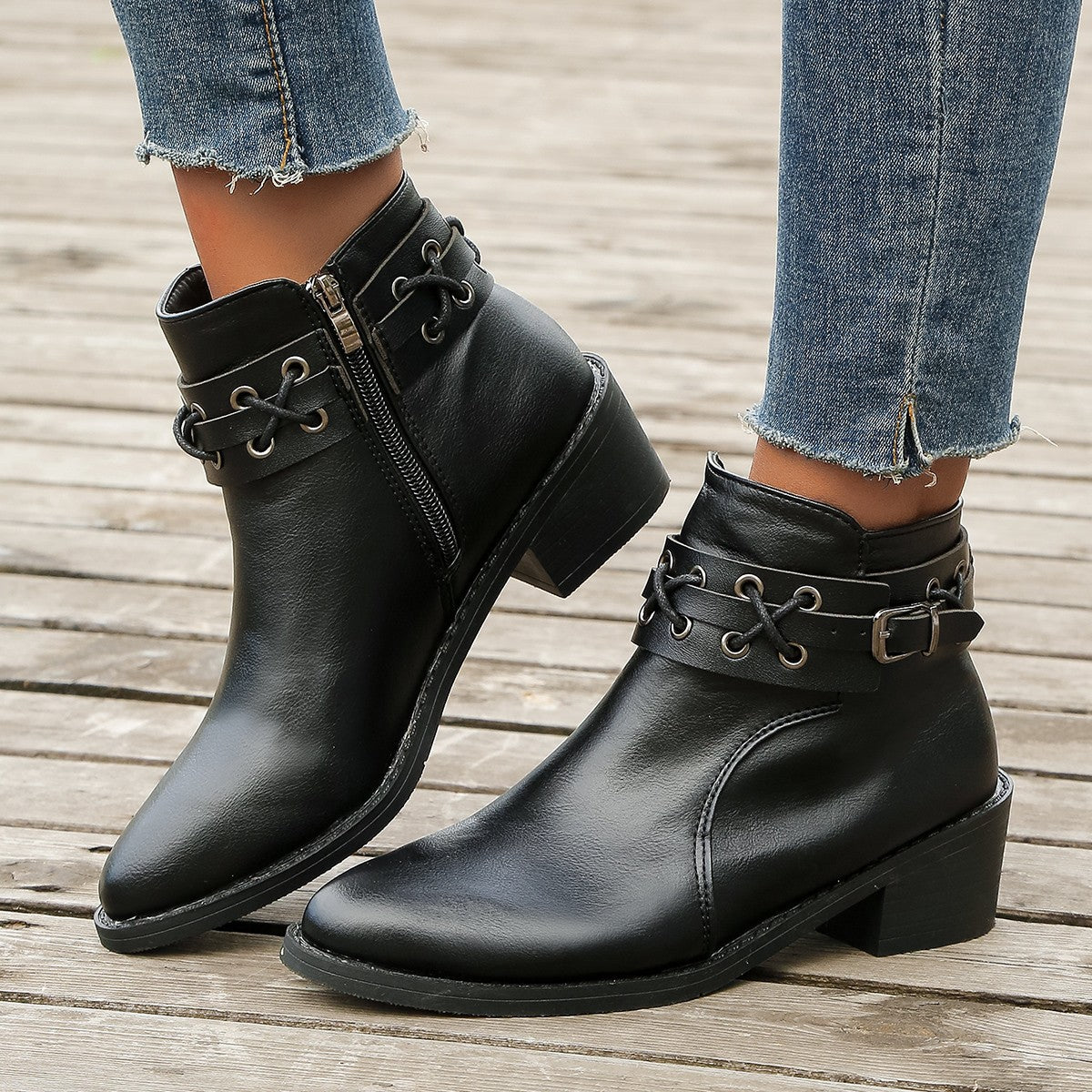 Bottes pour femmes avec détail de lacet tendance Chic und Stil