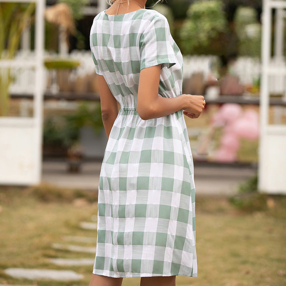 Robe d'été à carreaux pour femmes avec un cordon de taille élastique et des manches courtes Chic und Stil