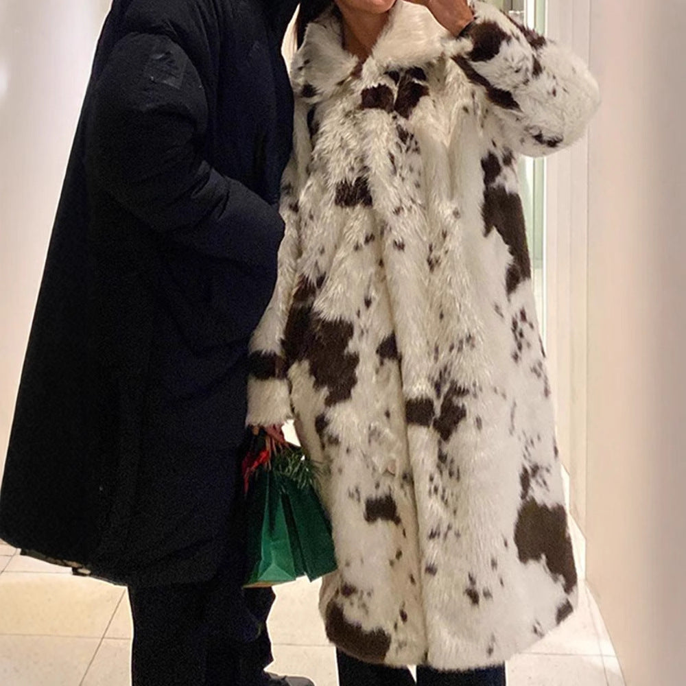 WomenLuxury faux fur coat with bold pattern Chic and Style