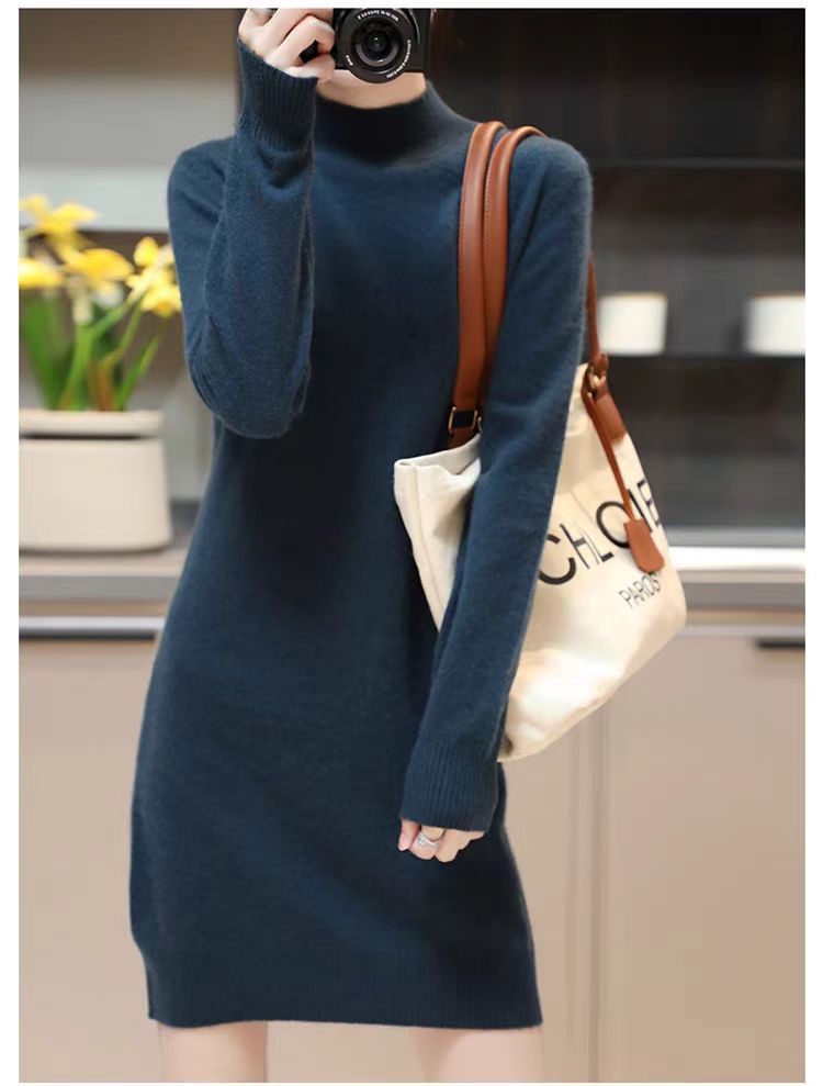 Robe en tricot pour femmes avec col haut et matière fluide douce Chic und Stil