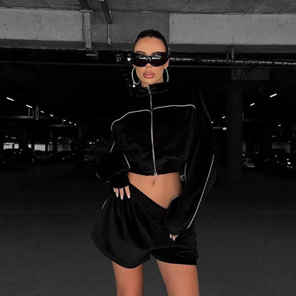Ensemble de lounge décontracté pour femmes avec haut ample et shorts Chic und Stil