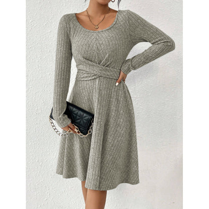 Robe en jersey fluide pour femmes avec ceinture portefeuille et manches longues Chic und Stil