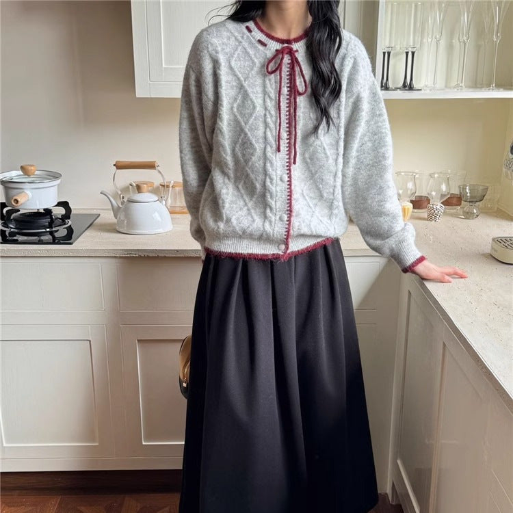 Dames cardigan décontracté avec design en torsades et fermeture à lacet Chic und Stil