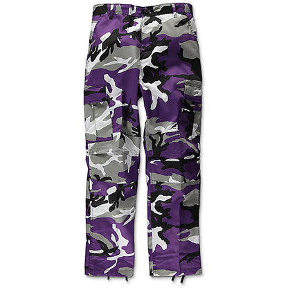 Men's cargo pants with modern camouflage design Chic und Stil