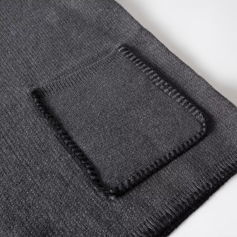 Pull à tricoter décontracté pour femmes avec décolleté en V et poches pratiques Chic und Stil