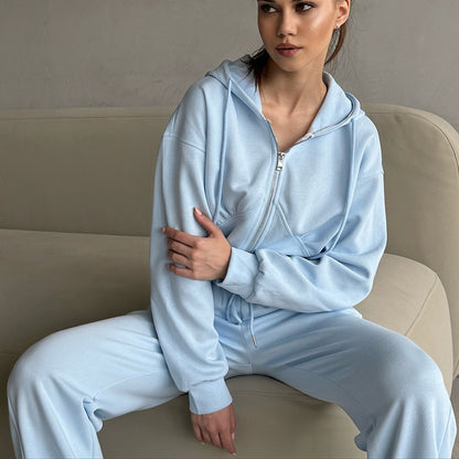 Dames Sweatpants avec hoodie court et coupe ample Chic und Stil