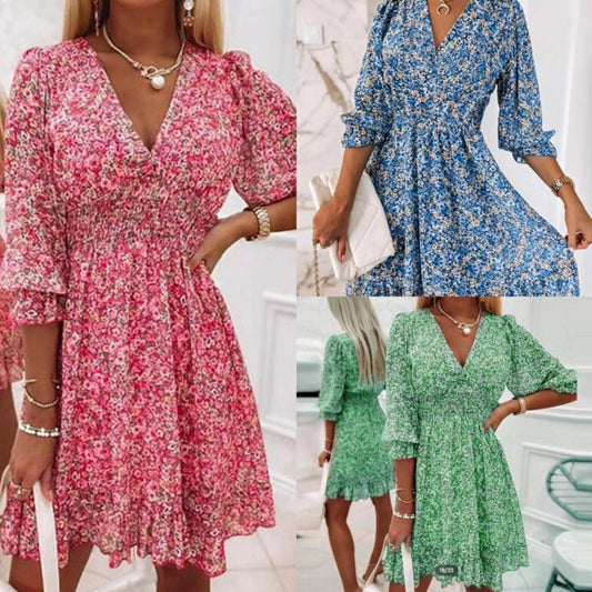 Robe mini à fleurs à décolleté en V pour femmes avec taille froncée Chic und Stil