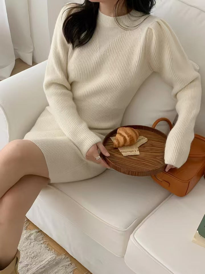 Robe en tricot élégante pour femmes avec silhouette ajustée et manches bouffantes Chic und Stil