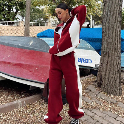 Athletic leisure set for women with a modern fit and great comfort Chic and Style