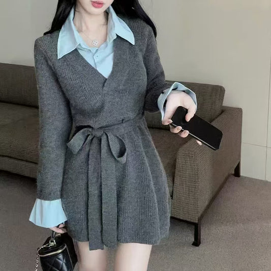 Robe en tricot élégante pour femmes avec ceinture cintrée et col original Chic und Stil